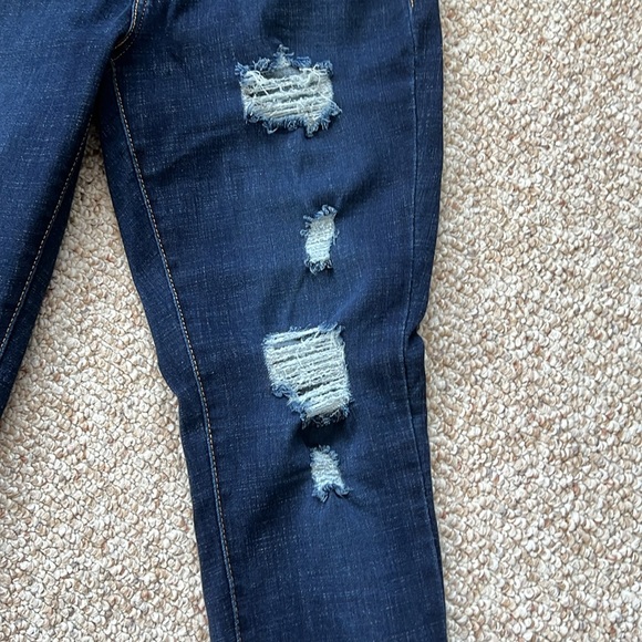 Levi's Women's Dark Wash Distressed 311 Shaping Skinny Jeans - 28x30 - Picture 2 of 7